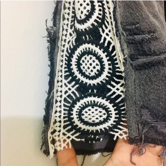 ❌SOLD❌NWT LF Levi’s Furst OfA Kind Vintage crochet - Picture 4 of 8